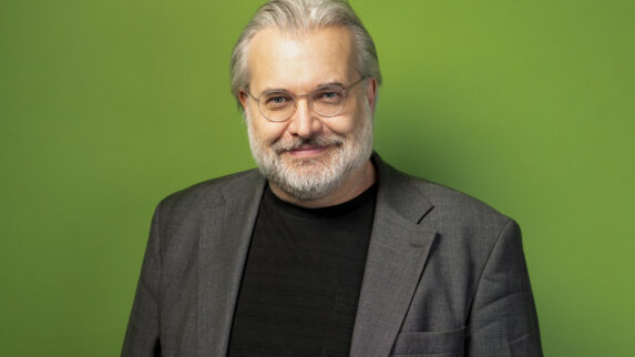 Portraitfoto von Helmut Pokornig